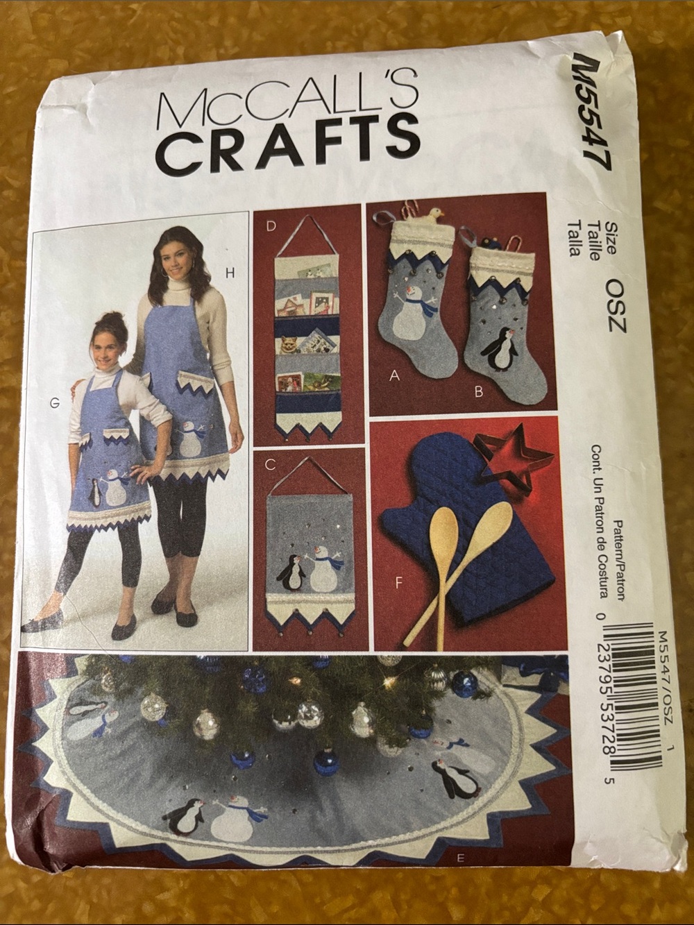 McCall’s Crafts Holiday Accessories Design of Snowman & Penguin, 2007
